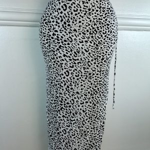 BERSHKA UK 8, L-35 INCHES
