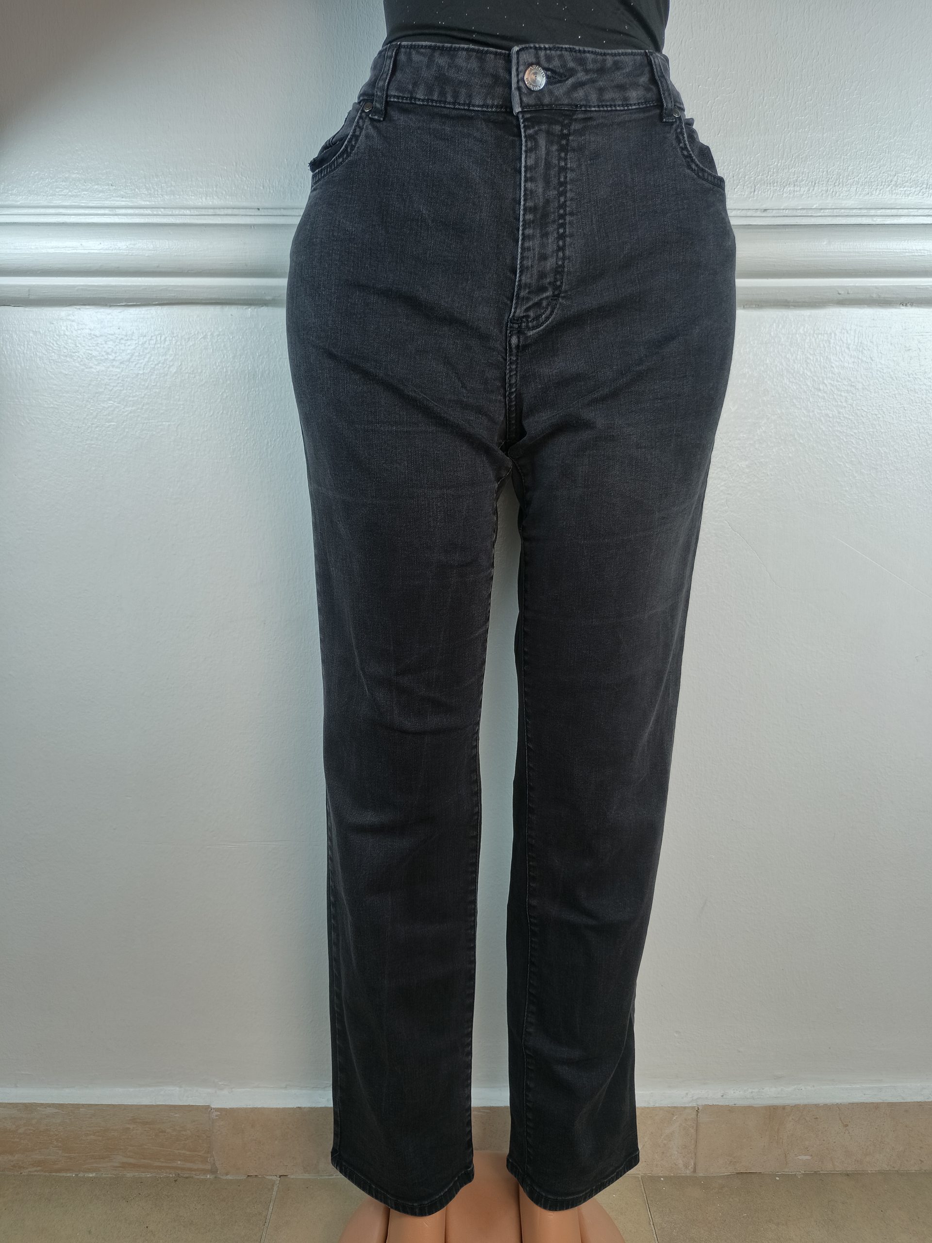 ADAGIO UK 16, L-42 INCHES