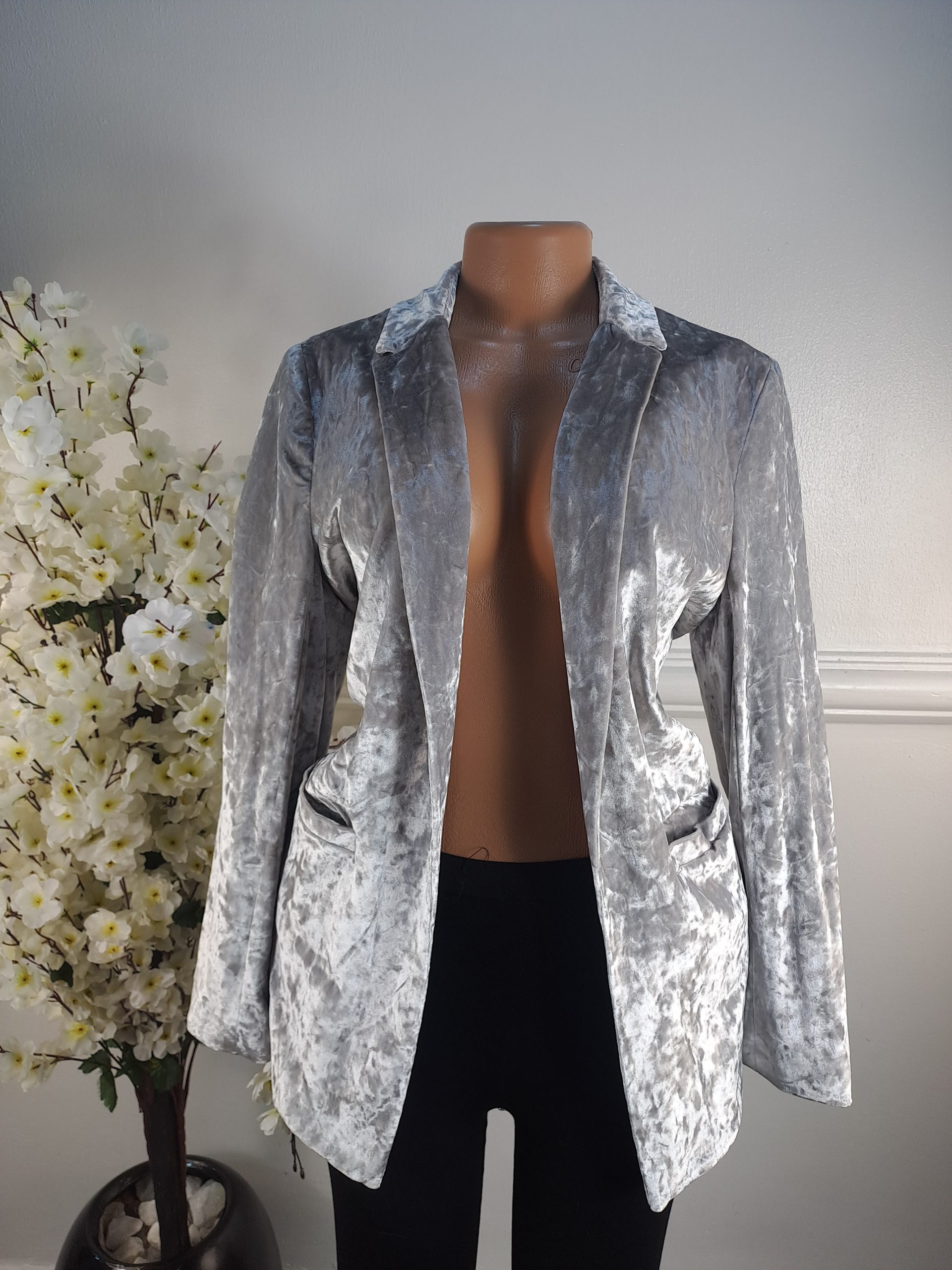 WALLIS UK SIZE 14 {LENGHT 29 INCHES}