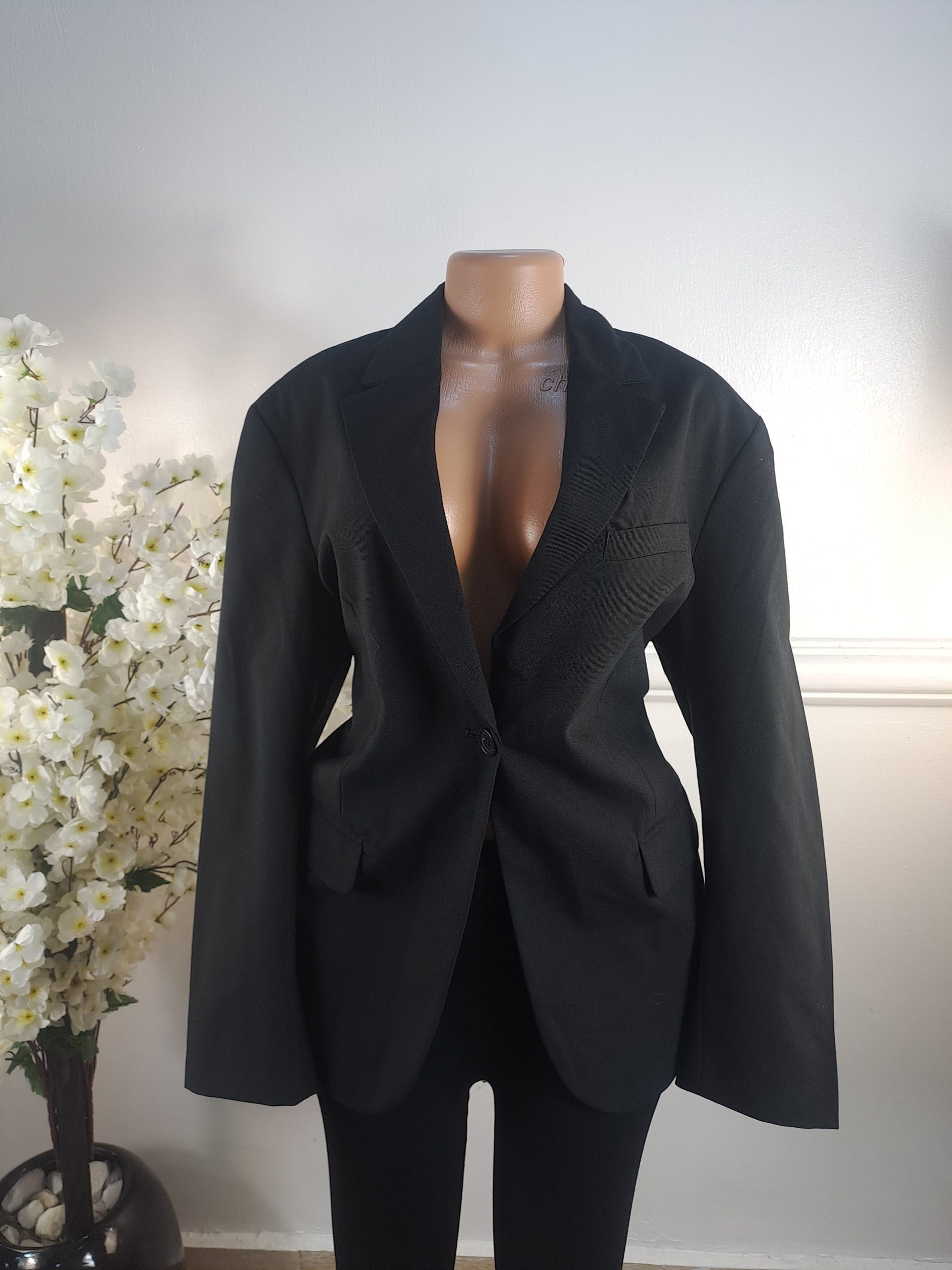 ARKET UK SIZE 16 [LENGHT 29 INCHES]