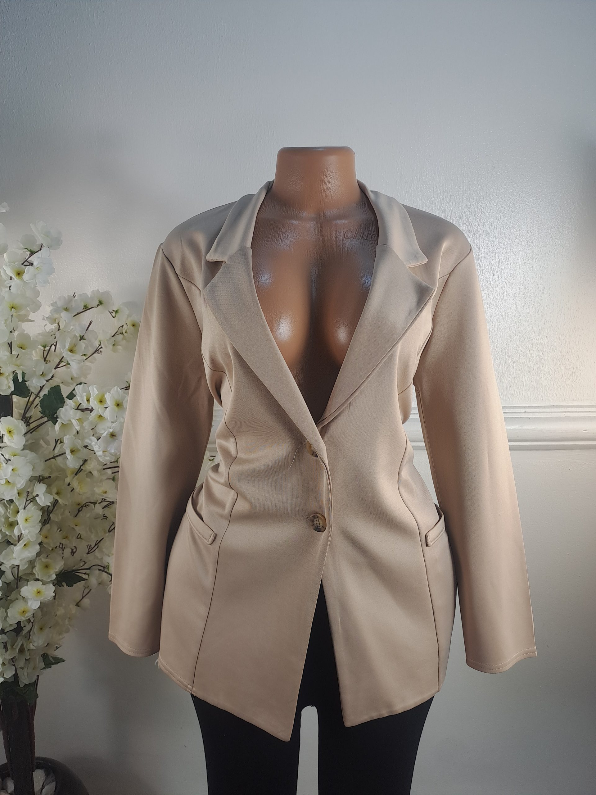 PRETTYLITTLETHING UK SIZE 16 [LENGHT 29 INCHES]