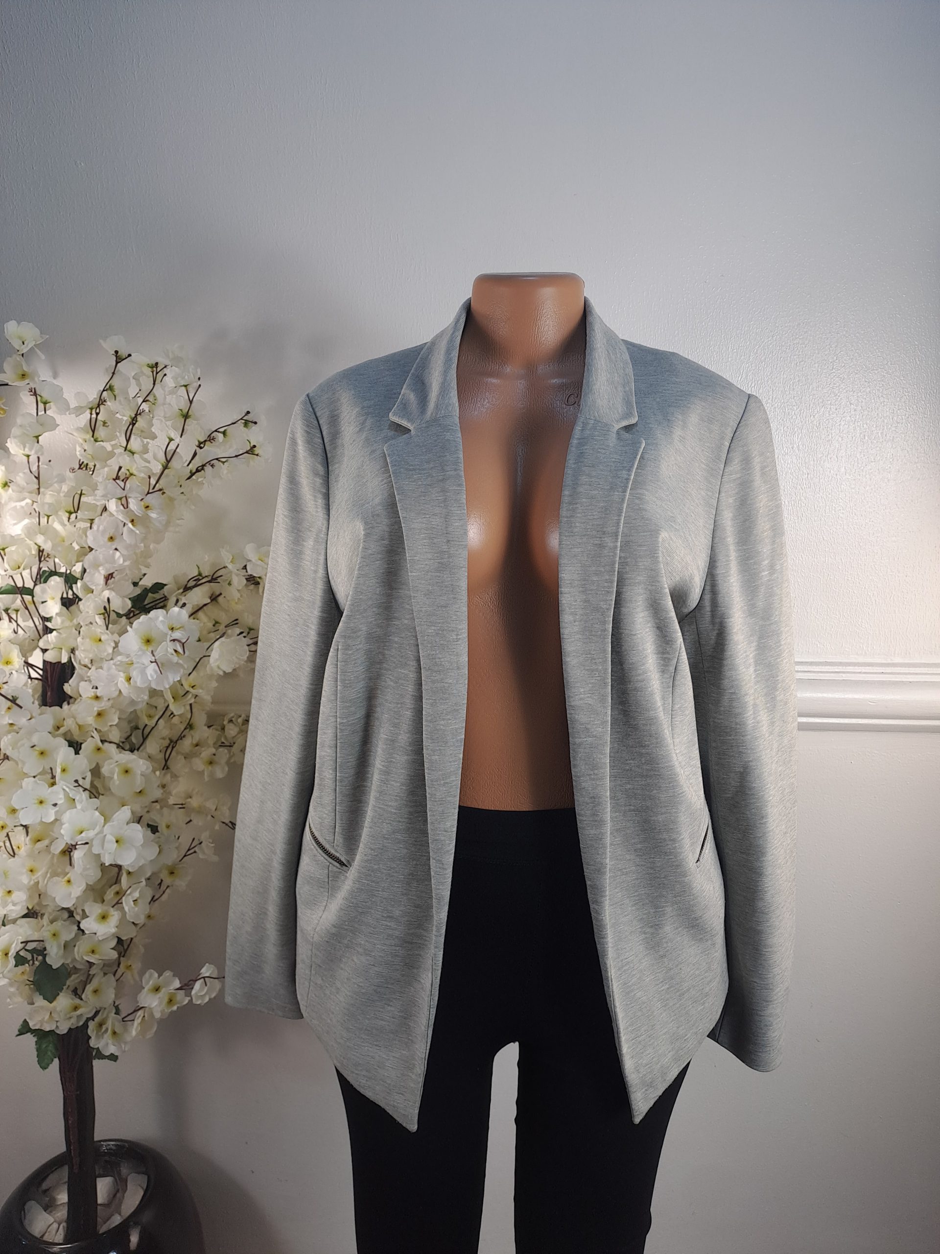 WALLIS UK SIZE 18 [LENGHT 26 INCHES]
