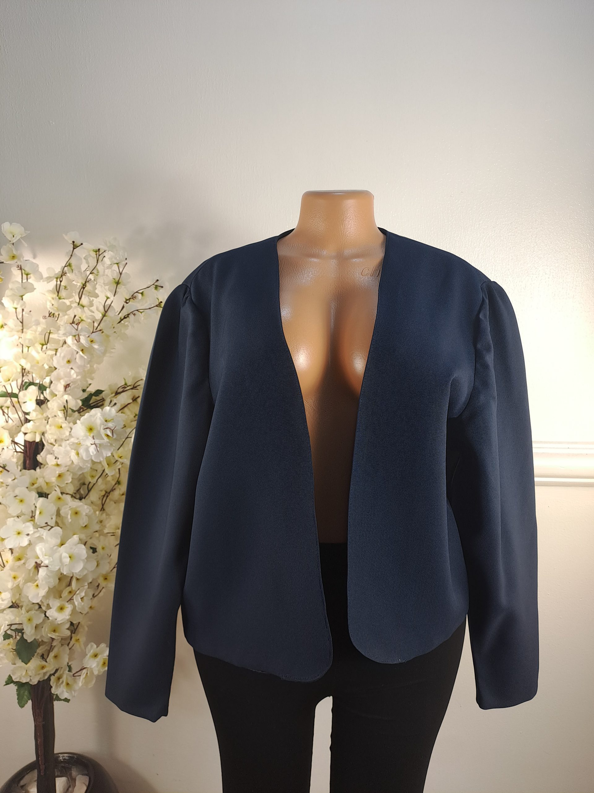 BLAZERS UK SIZE 22 [LENGHT 23 INCHES]