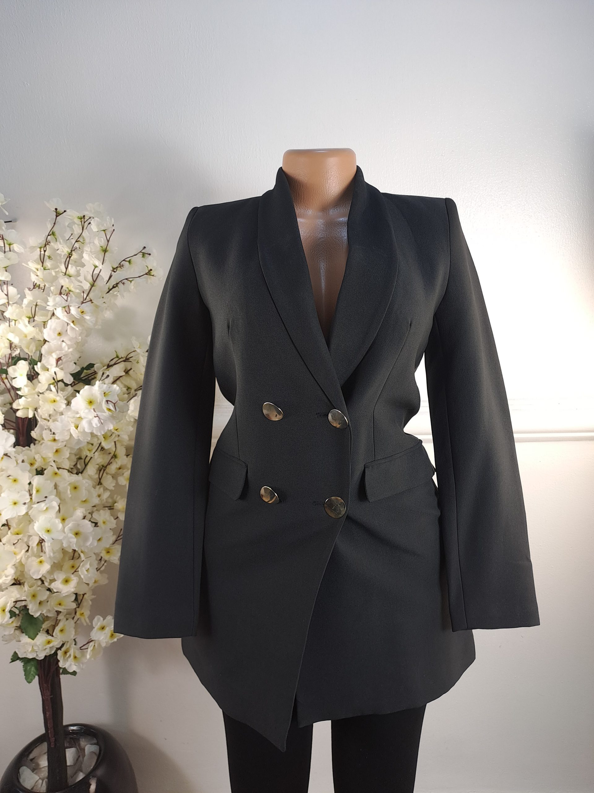 ZARA UK SIZE 6 [LENGHT 32 INCHES]