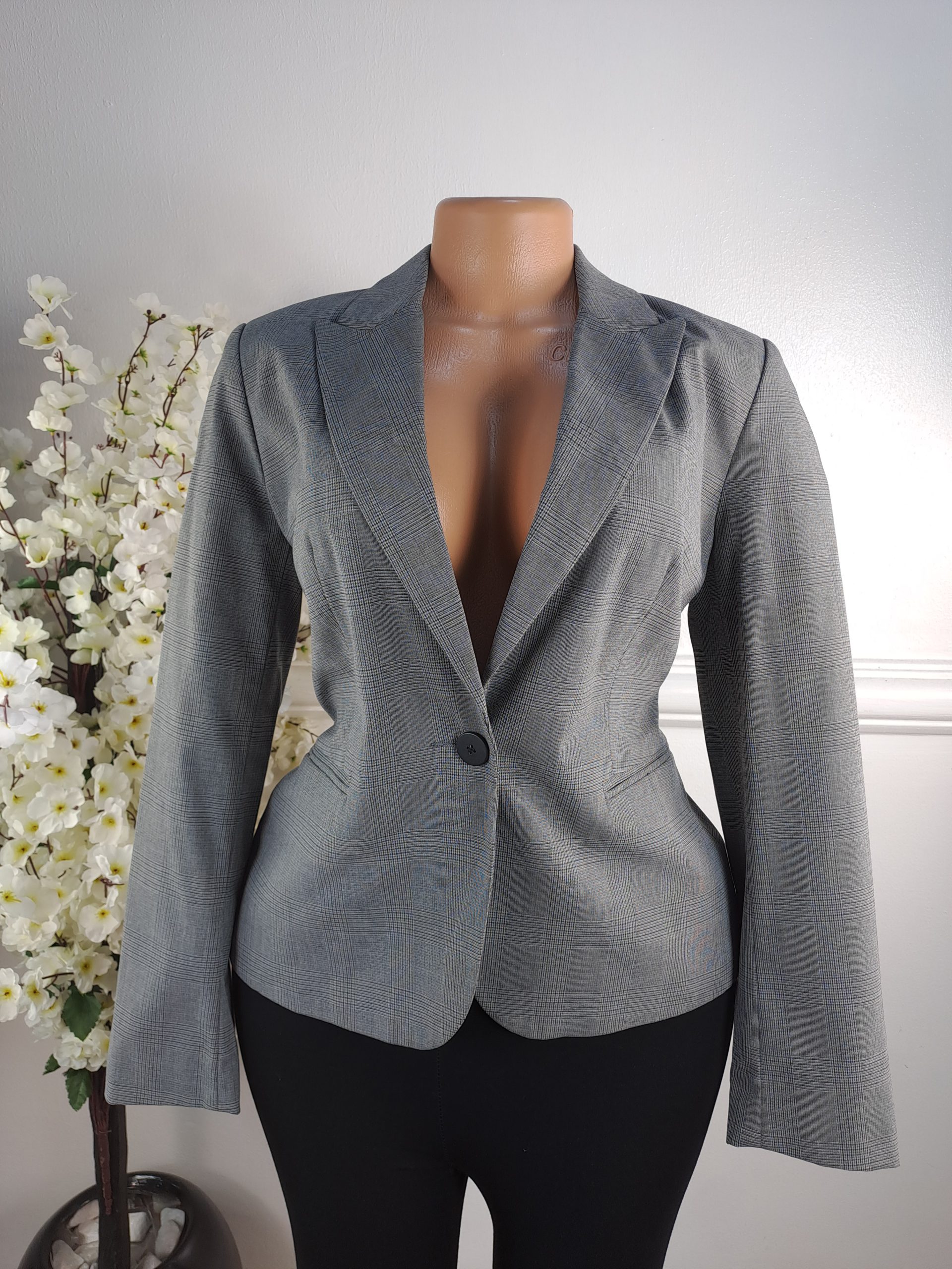 ZARA BASICS UK SIZE 8 [LENGHT 24 INCHES]