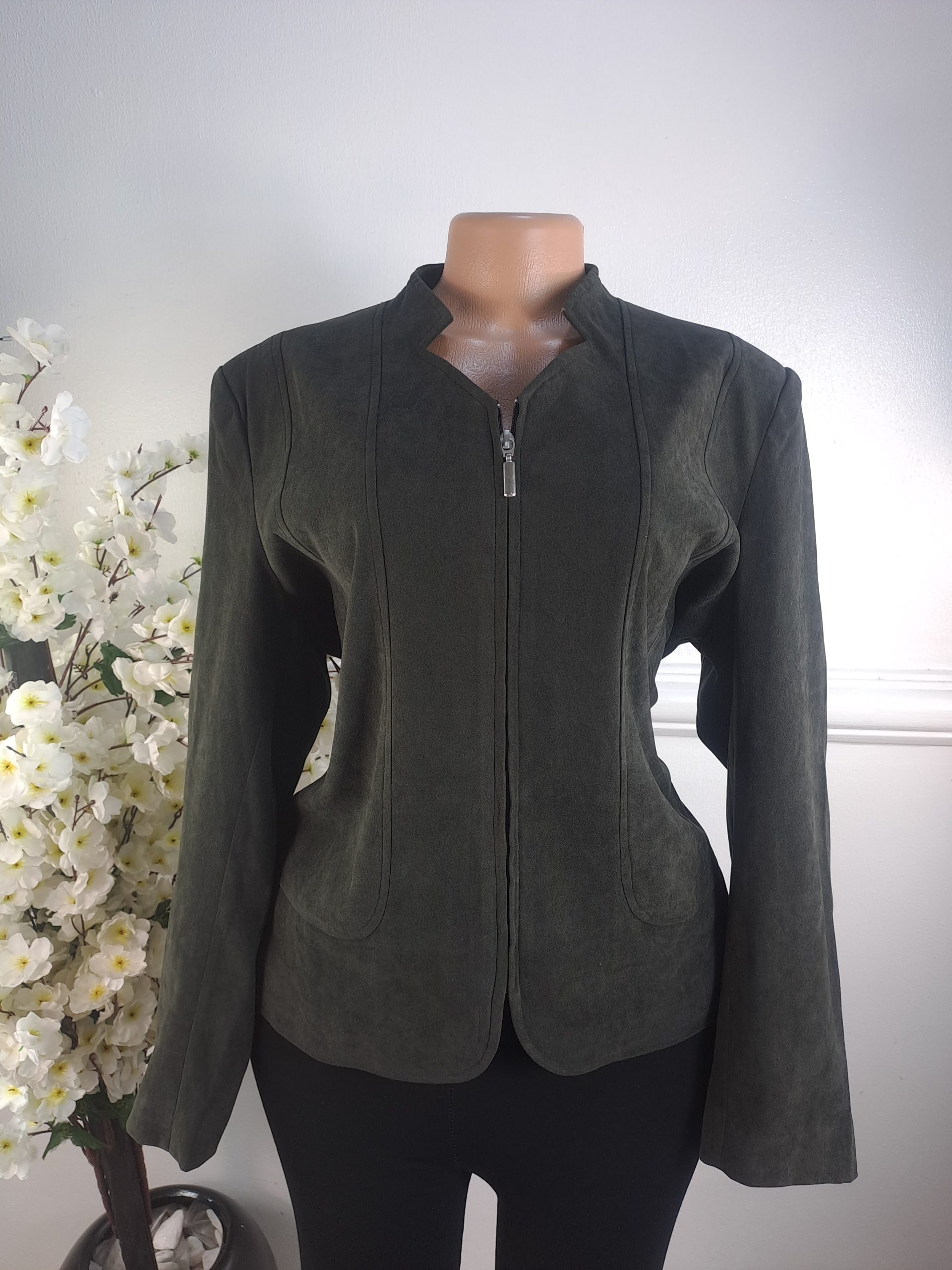 ALEXARA UK SIZE 16 [LENGHT 25 INCHES]