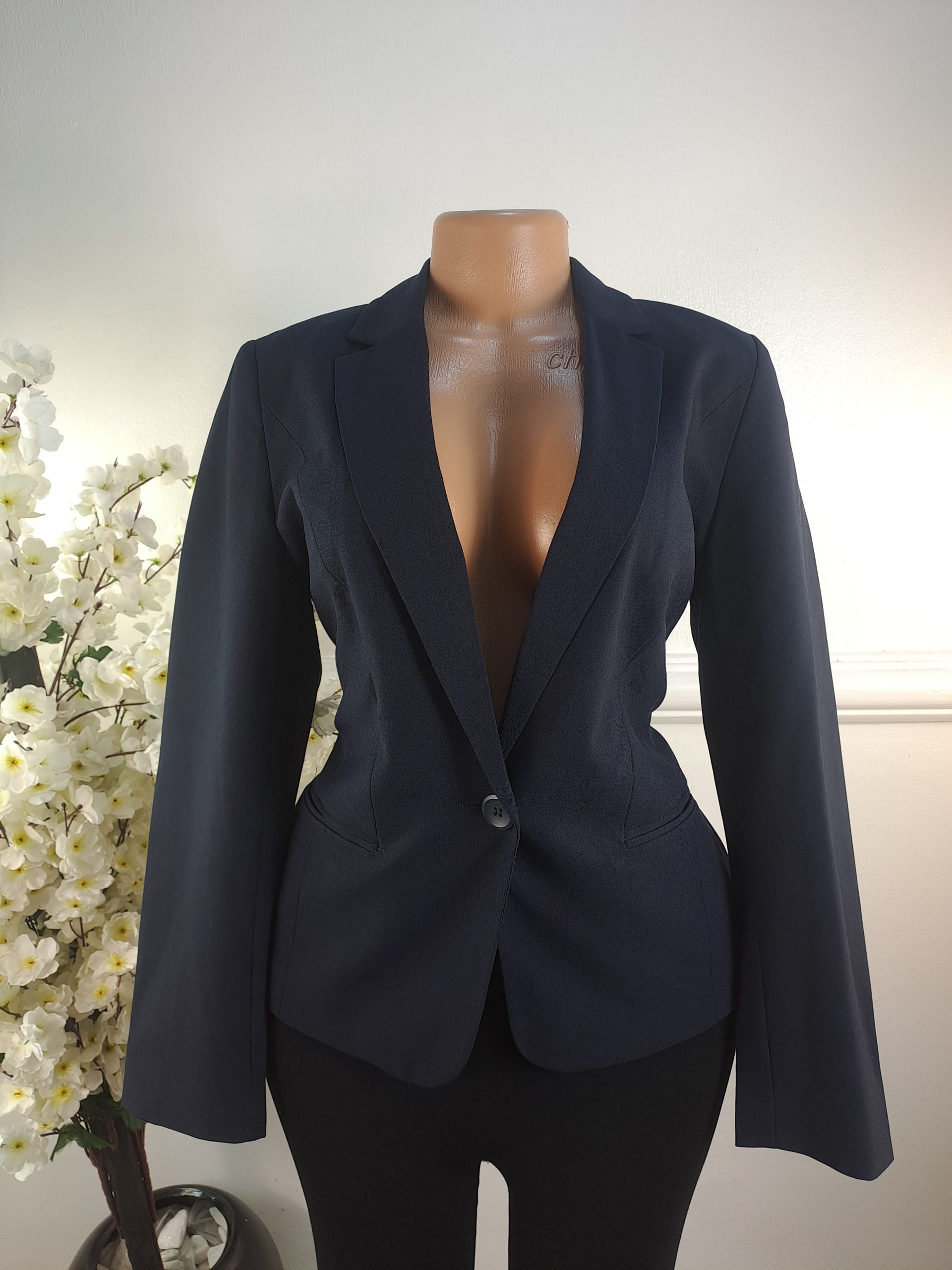 W COLLECTION UK SIZE 12 [LENGHT 24 INCHES]
